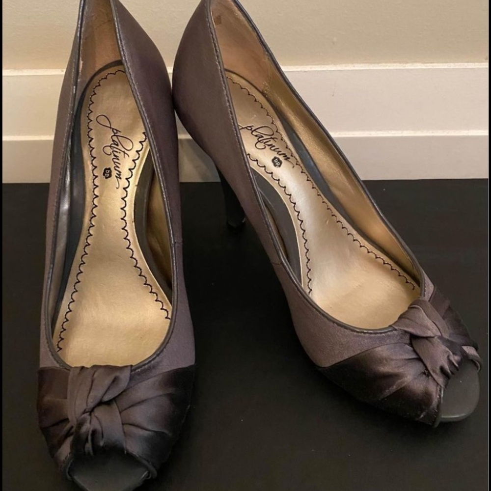 B.P. Peep Toe Pumps Satin Knotted Platform